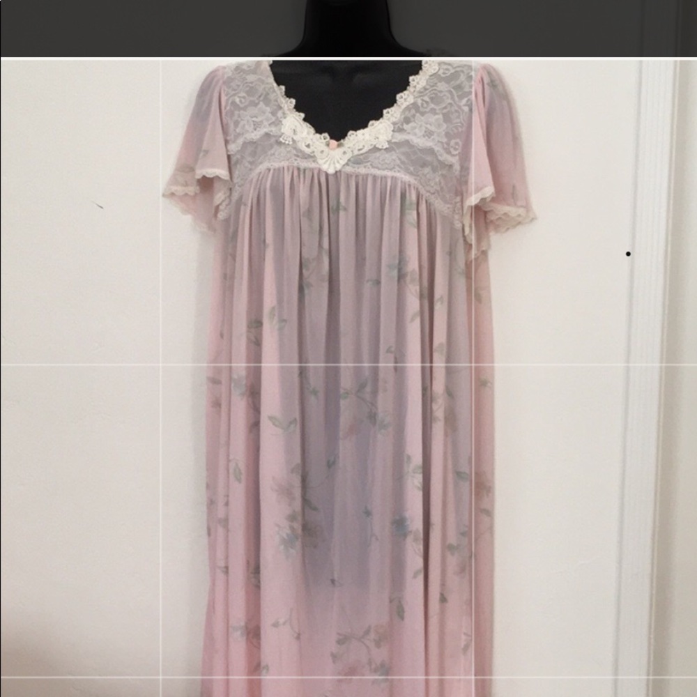 Vintage Miss Elaine Made In The Usa Nightgown Gem